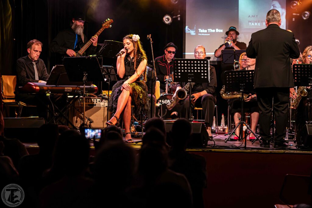 bandfoto moonlight amy winehouse